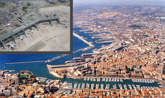 Vues aériennes de la ville de Marseille et de l'aéroport Marseille Provence